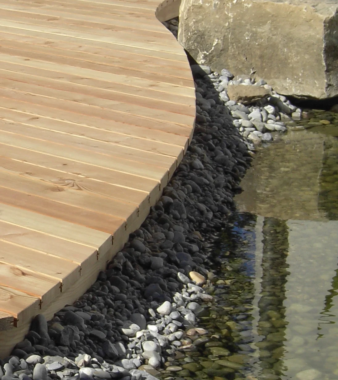 Terrassenboden mit Schwung – Detail